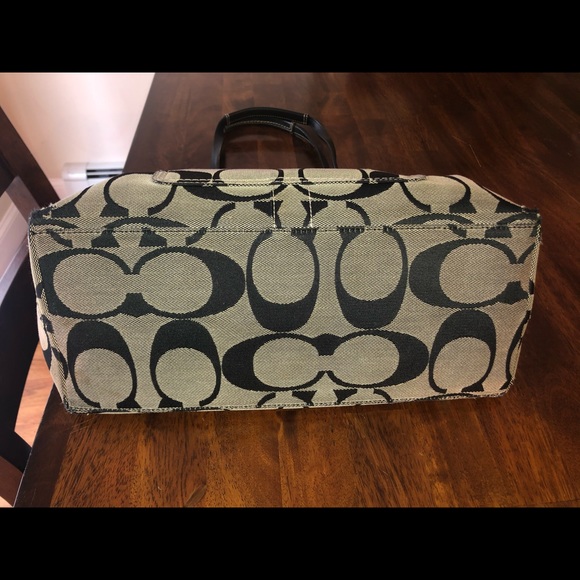 Coach Tote Bag - Picture 3 of 4
